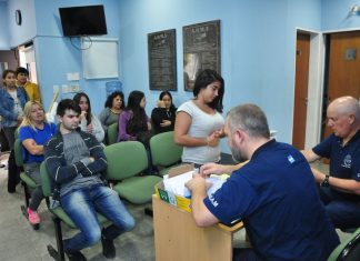 Entregamos 130 becas para los estudiantes universitarios
